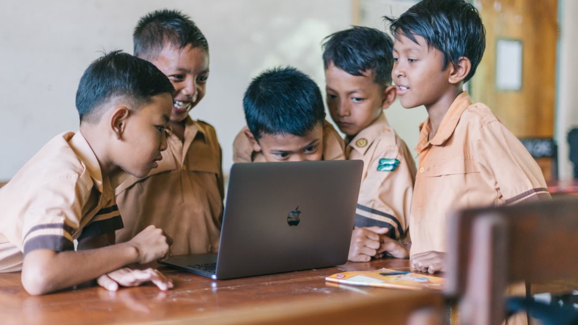 Selamat Datang di SMK Uji MSE5IFOU